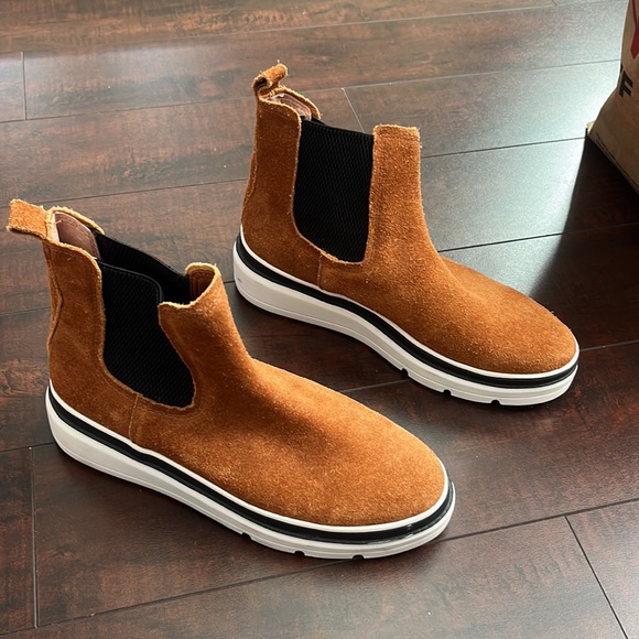 ❌SOLD❌ NWT Steven New York Suede Platform Boots - Picture 2 of 7